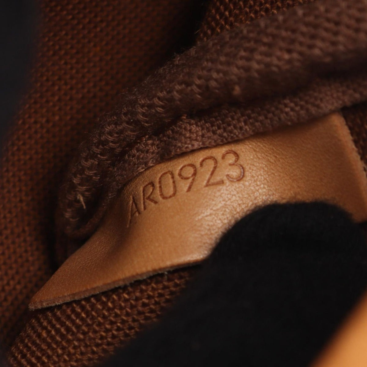 Louis Vuitton Shoulder Bag Saumur 30 Canvas Leather — view 6