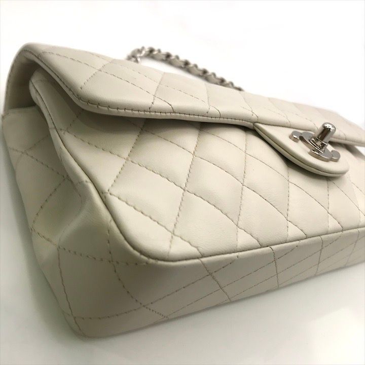 Chanel CC Logo Turnlock Lambskin Chain Shoulder Bag White Purse