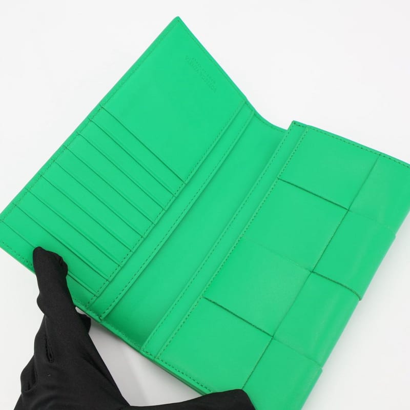 Bottega Veneta Maxi Intrecciato Leather Wallet Green