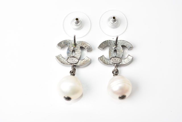 Chanel Earrings CC Motif Coco Mark Swing Pearl Silver White 230604