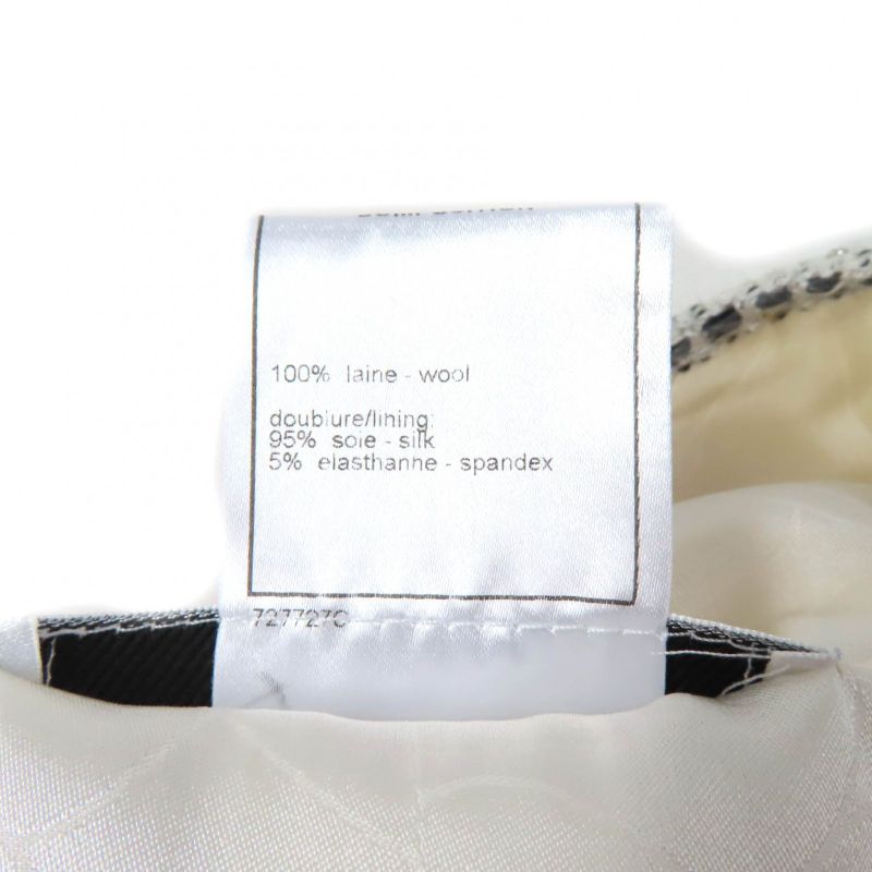 CHANEL 05C P24999 100% Wool Coco Mark Emblem Tweed Trim Sleeveless Cut And Sewn