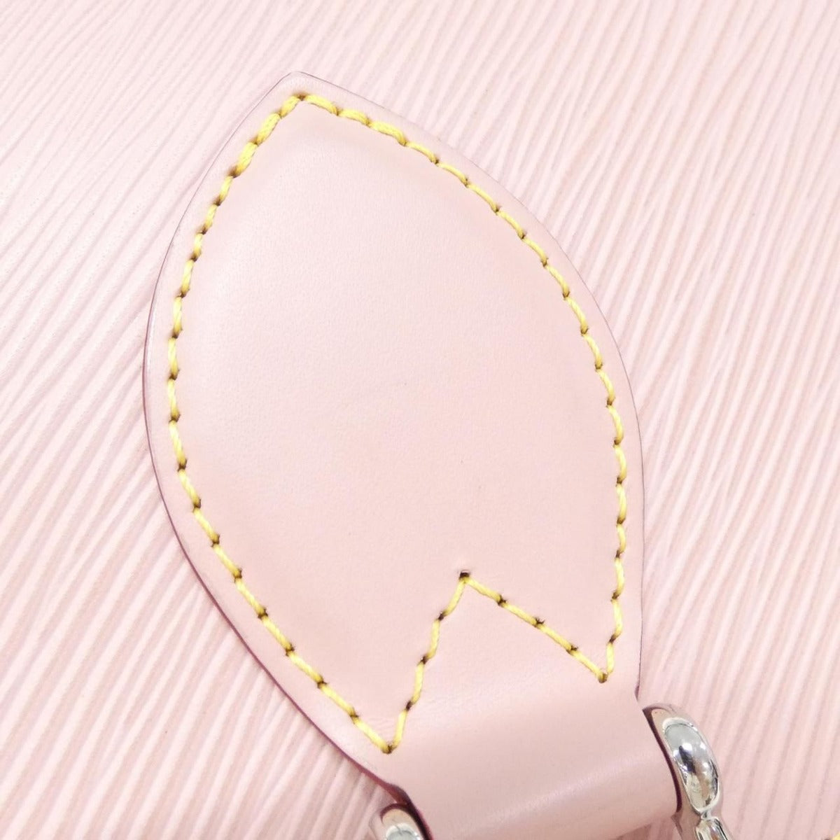 Louis Vuitton Epi Saint Cloud Shoulder Bag Rose Ballerin — view 5