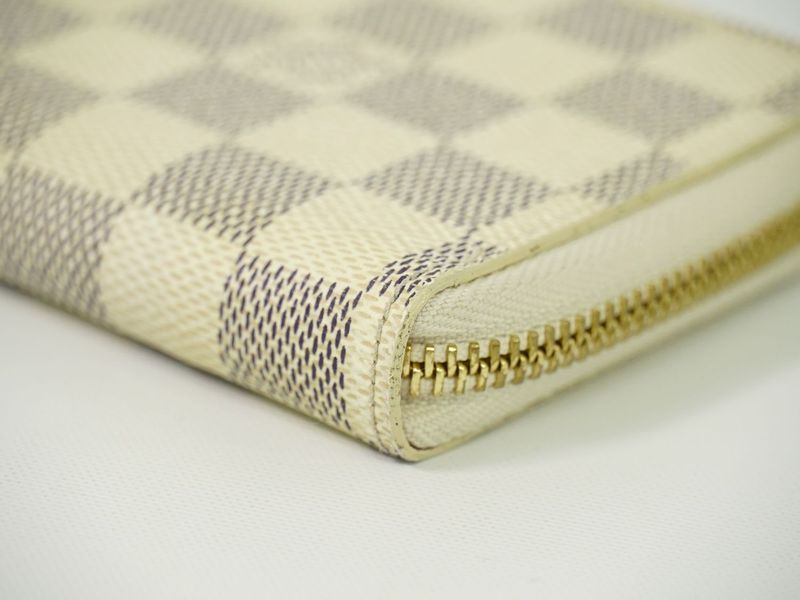 Authentic Louis Vuitton LV Portefeuille Clemence Damier Azure Long Wallet White