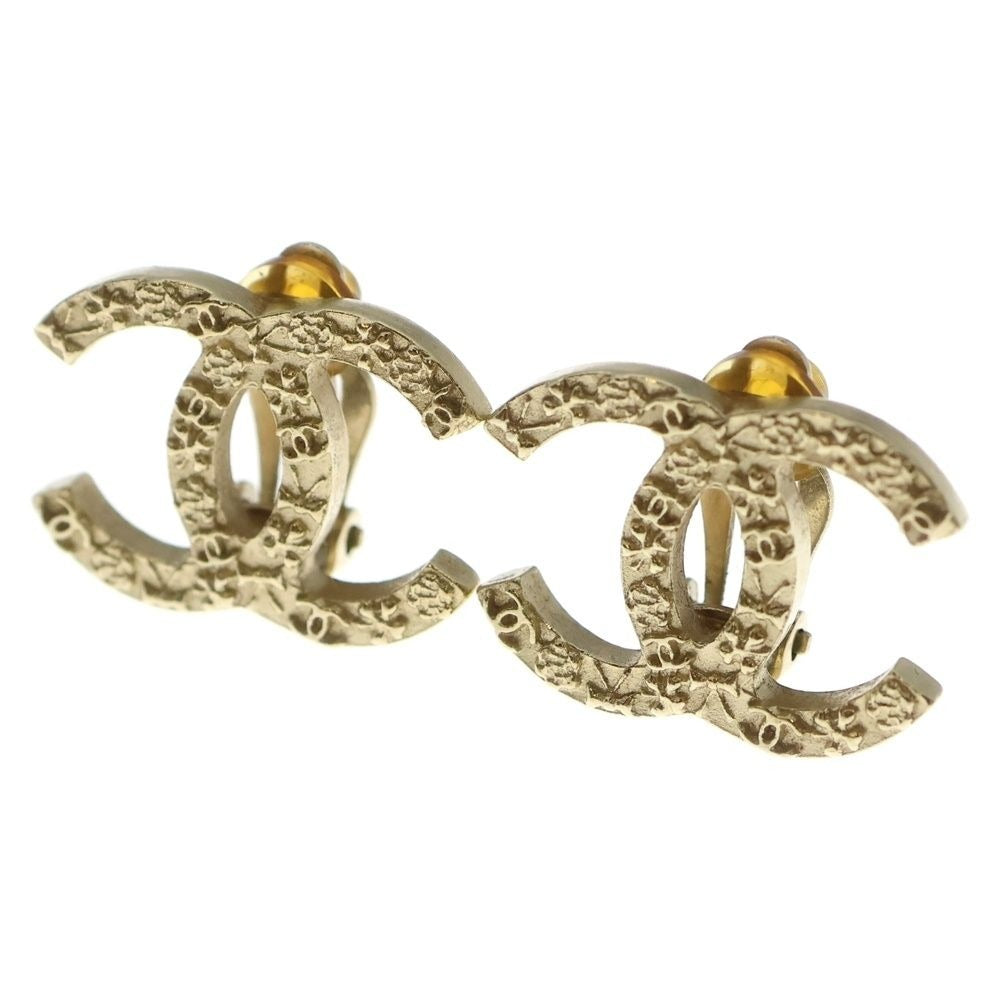 Chanel CC Logo Earrings Gold