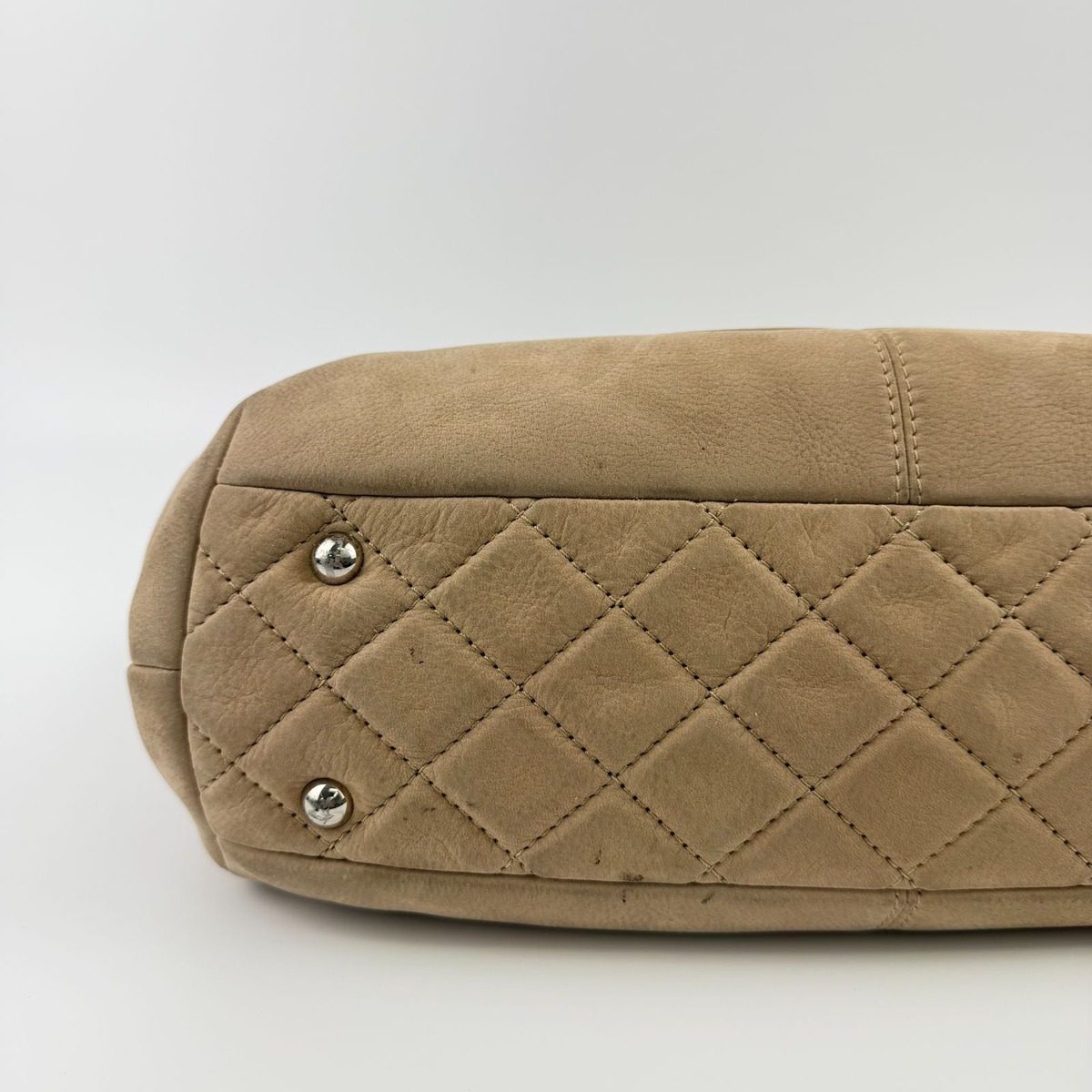 Chanel CC Logo Chain Shoulder Bag Beige Leather Vintage — view 12