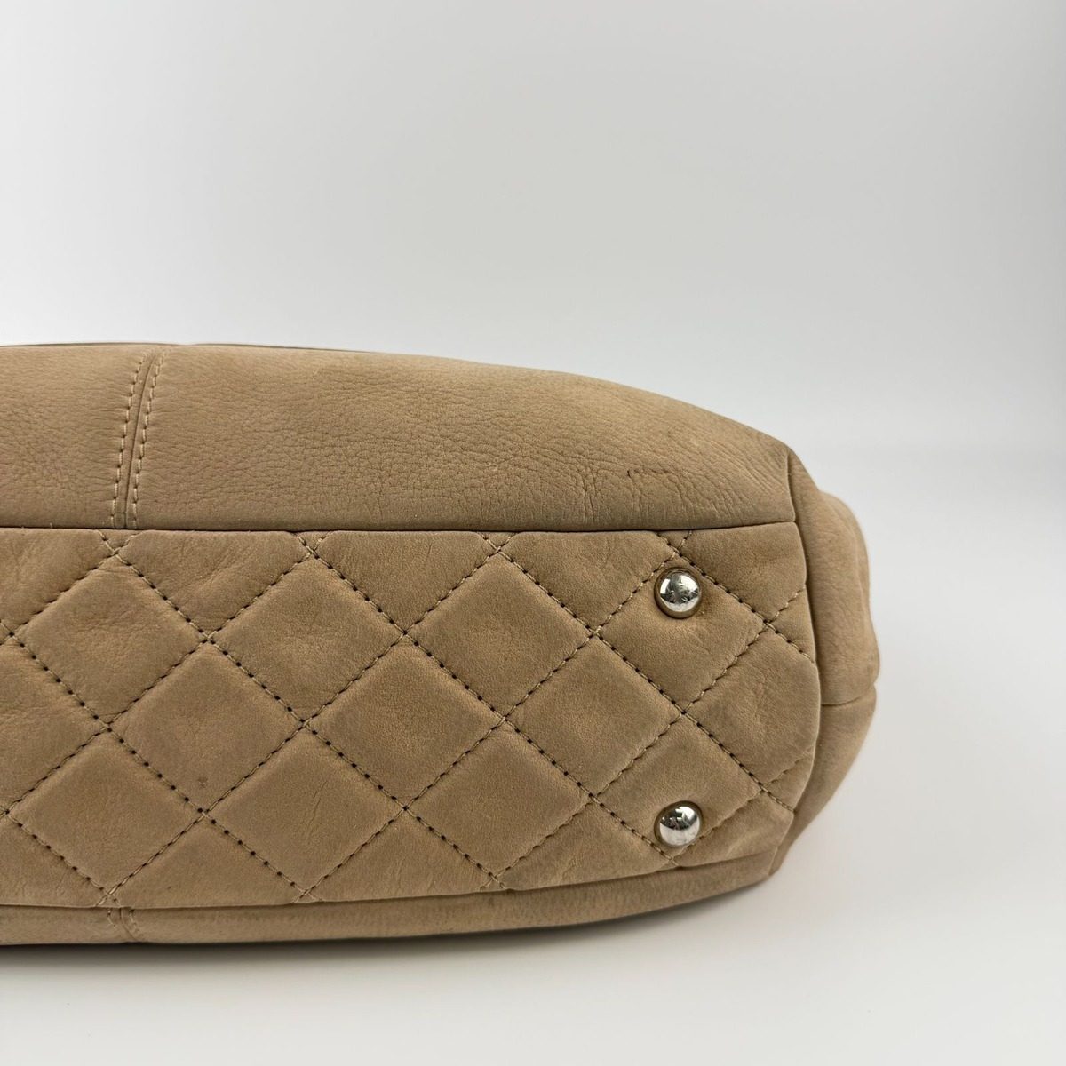 Chanel CC Logo Chain Shoulder Bag Beige Leather Vintage — view 13