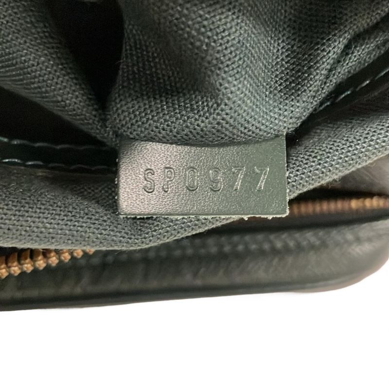 Louis Vuitton Taiga Reporter Shoulder Bag M30154 Epi Cair