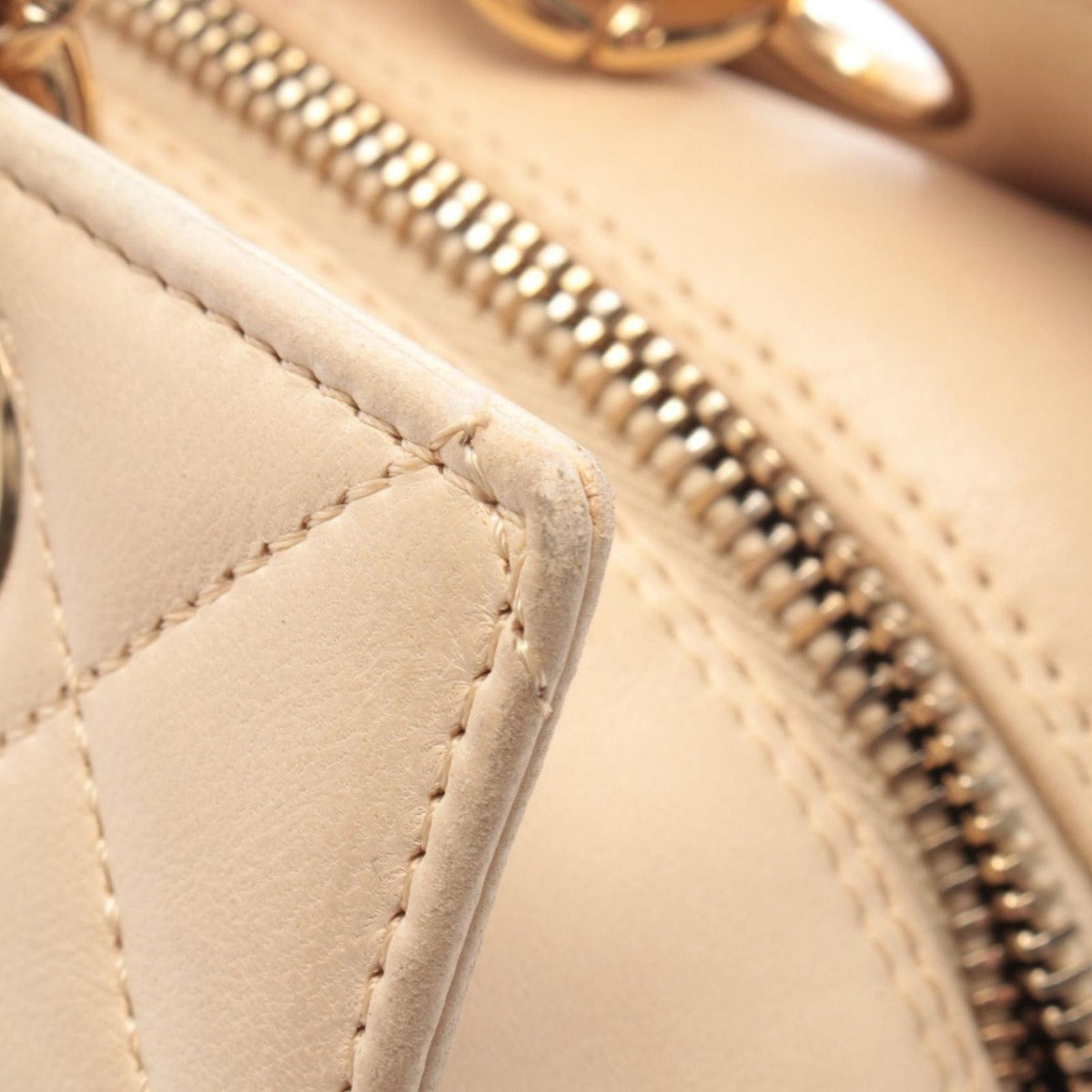 Chanel Shoulder Bag Quilted Cream Lambskin Coco — view 10
