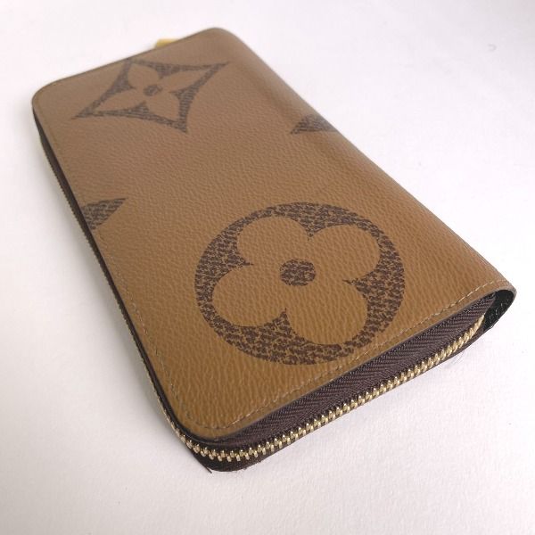 Louis Vuitton M69353 Monogram Giant Reverse Zippy Wallet
