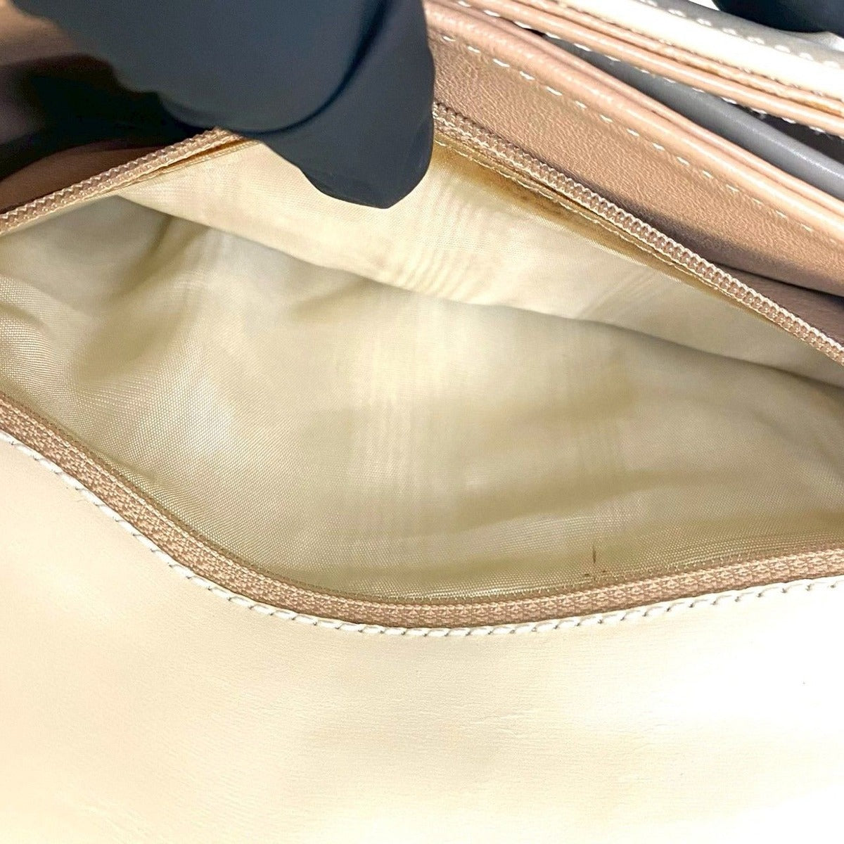 Celine Vintage Carriage Leather Shoulder Bag — view 10