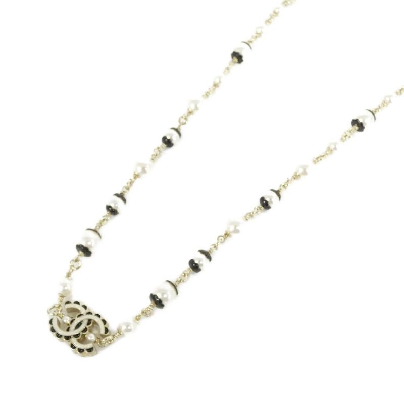 Chanel Classic Pearl and Onyx Necklace