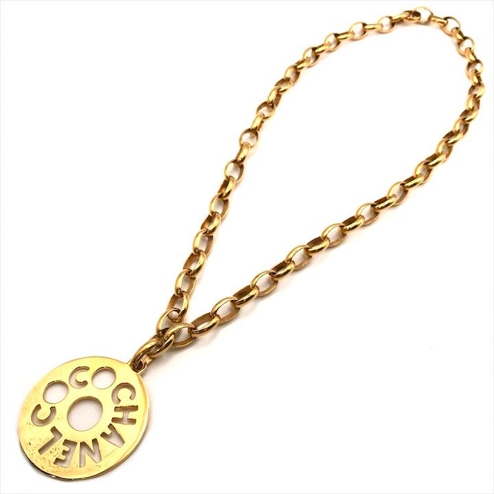 Chanel Round Logo Plate Chain Necklace Gold
