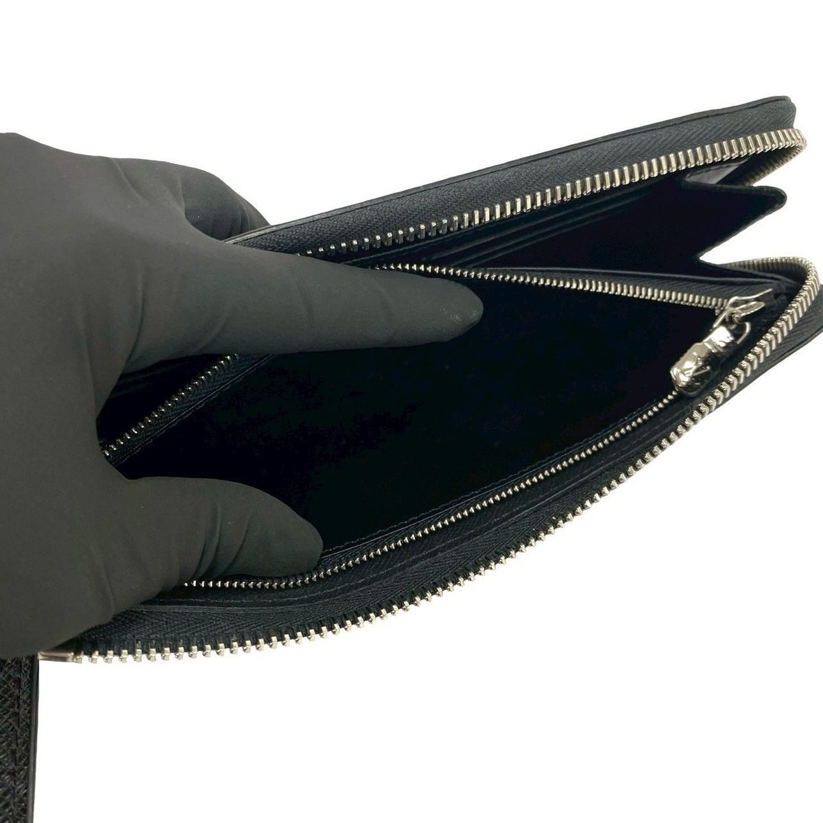 Louis Vuitton Zippy Dragonne Taiga Leather Zipper Wallet Noir Black — view 10