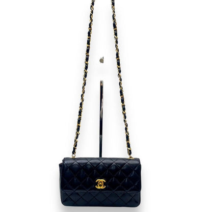 CHANEL Vintage Classic Single Flap Quilted Lambskin Chain Bag Black