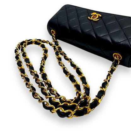 CHANEL Vintage Classic Single Flap Quilted Lambskin Chain Bag Black