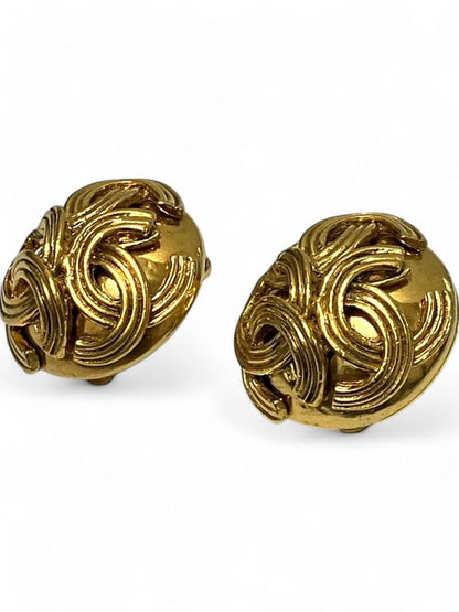 Chanel 22114899007630 94A Triple Coco Mark Earrings Ladies Gold -