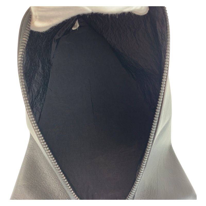 Bottega Veneta Bottega Veneta Triangle Black Leather S02133430p Clutch Bag