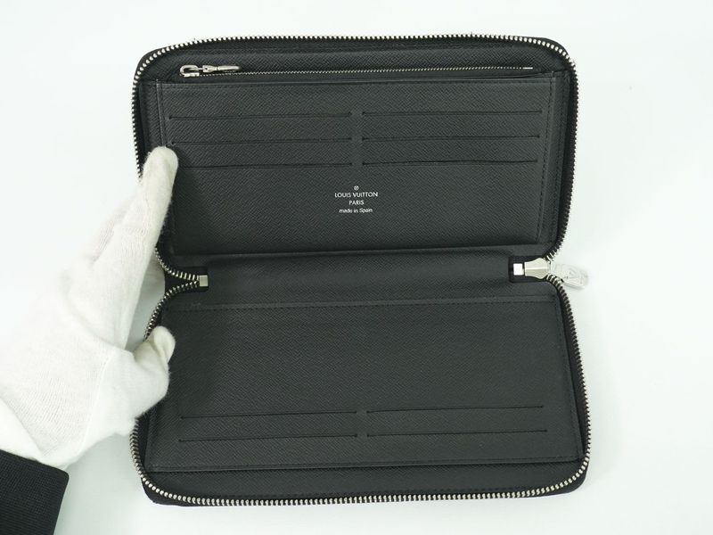 Authentic Louis Vuitton LV Zippy Organizer Epi Leather Long Wallet Noir Black