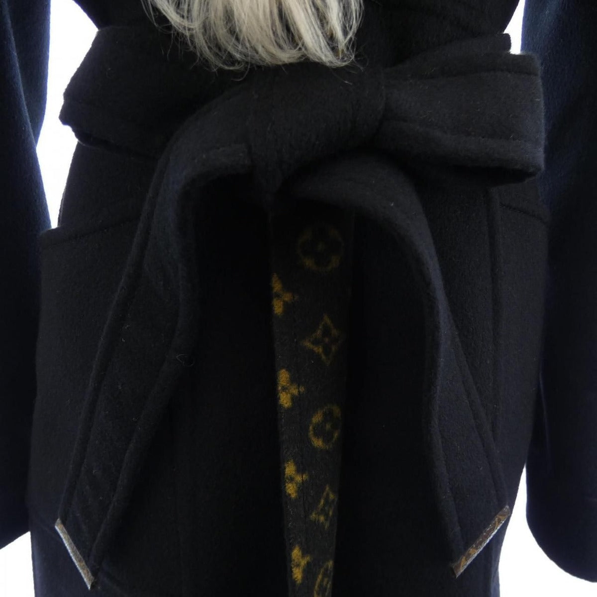 Louis Vuitton Shirring Color Belted Coat — view 7