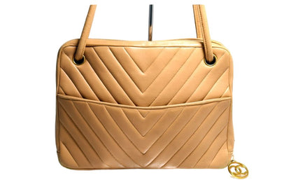 Chanel Chez Blanc Leather Shoulder Bag
