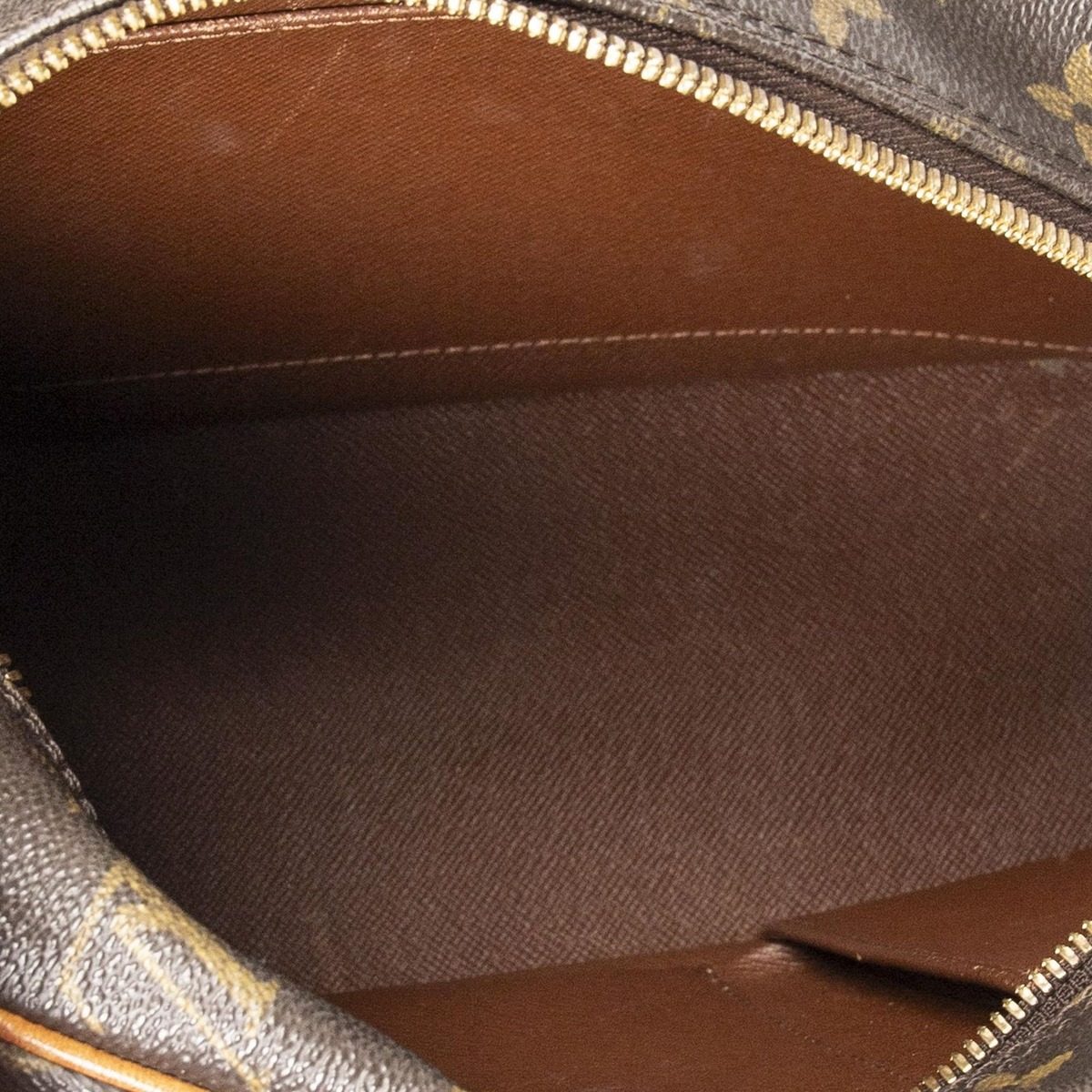 Louis Vuitton Cite Brown Monogram Canvas Messenger Bag — view 9