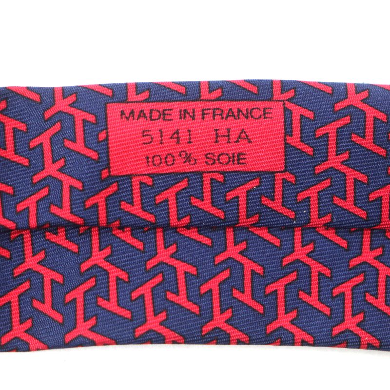 Hermes 100% Silk Marine/rouge Clavat H Motif All-over Pattern Tie Made In