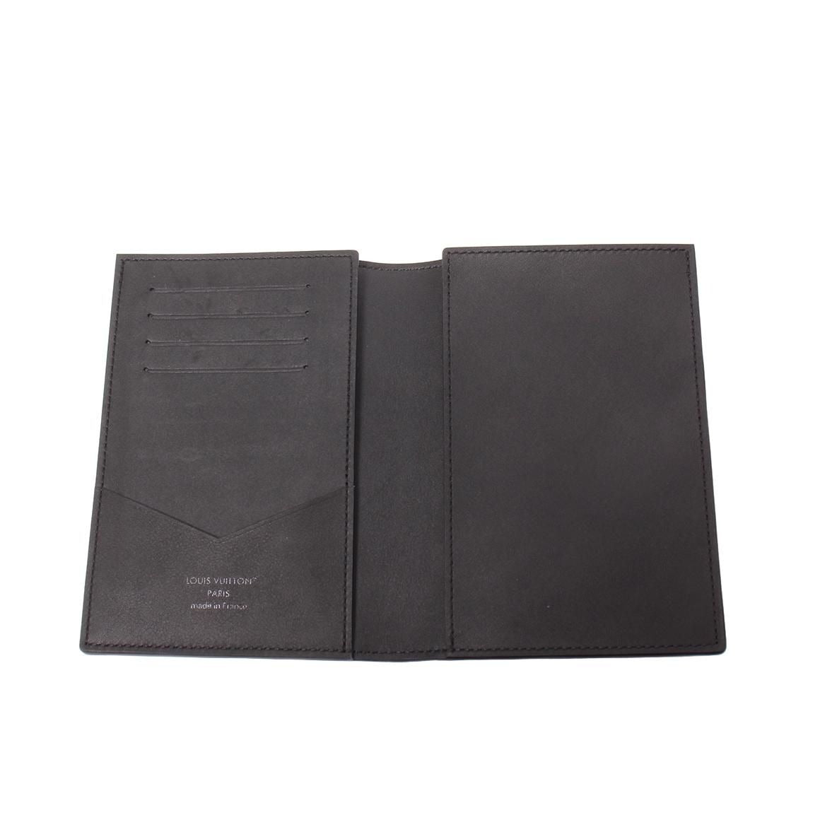 Louis Vuitton Passport Cover Couverture NM Monogram — view 4