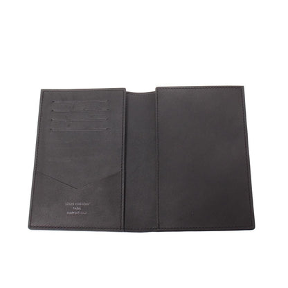 Louis Vuitton Passport Cover Couverture NM Monogram — view 4