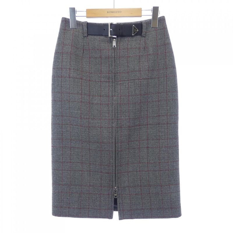 Prada Triangle Logo P189 ve S231 ljh Skirt