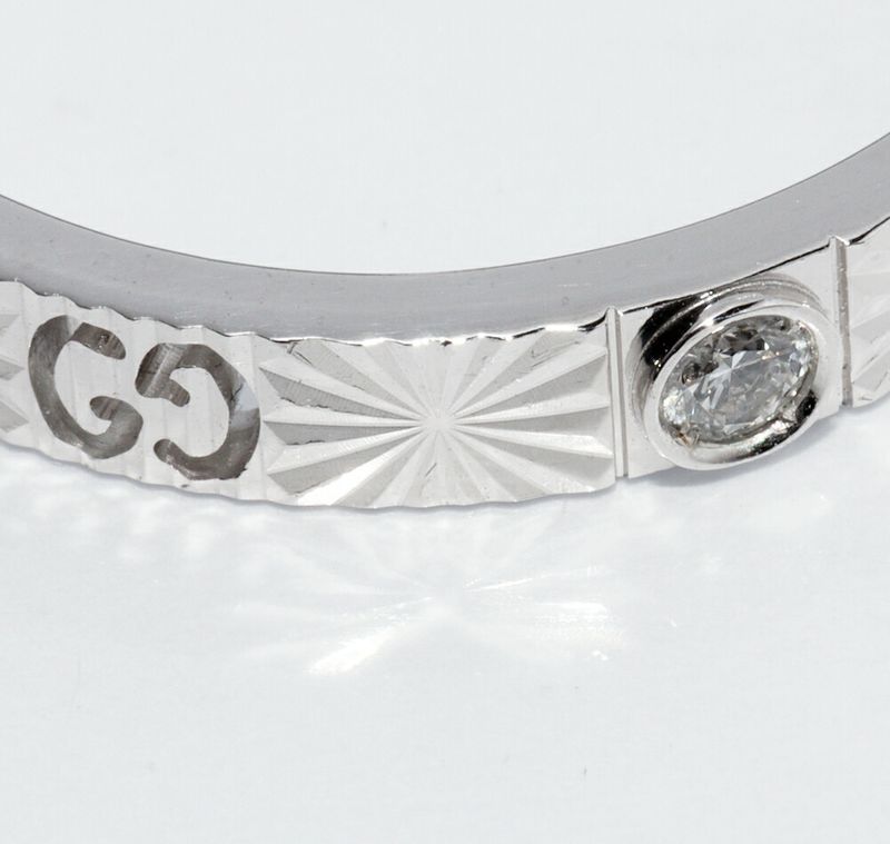 Gucci 18K White Gold Diamond 1P (0034ct) Icon Heart Ring Width 3mm (012in)