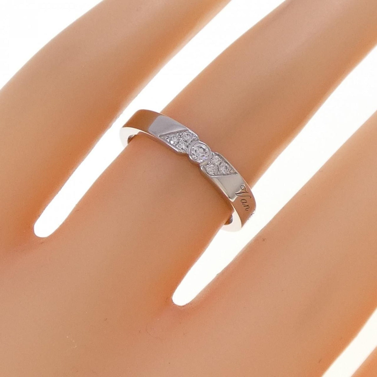 Van Cleef & Arpels Toujour Signature Etoile Ring — view 6