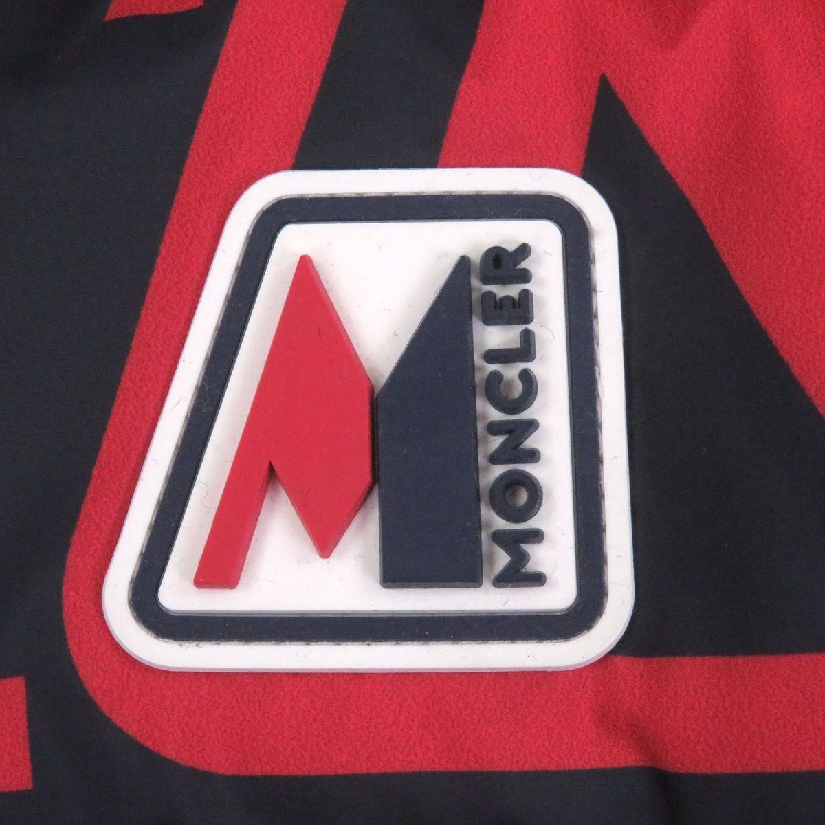 Moncler Frioland Logo Rubber Patch All Over Pattern Hooded Down Jacket Red — view 5