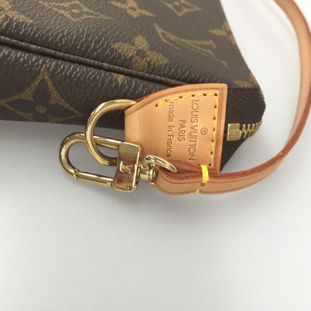 Louis Vuitton Pouch Monogram Accessoire