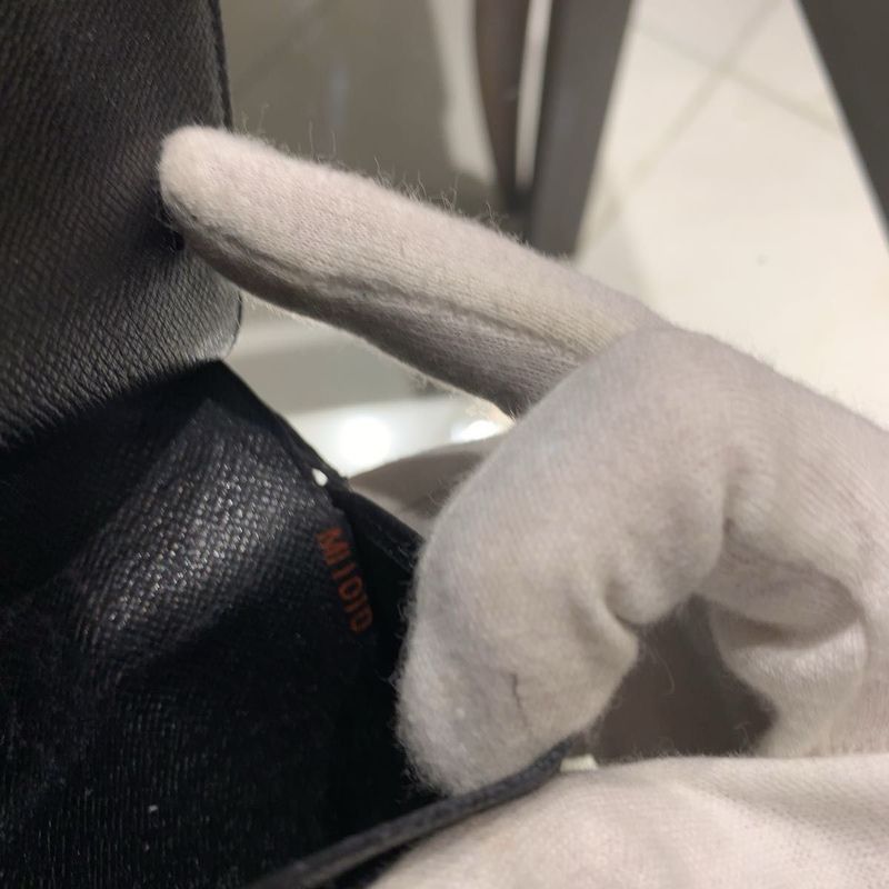 ◎authentic Louis Vuitton Epi Bifold Compact Wallet