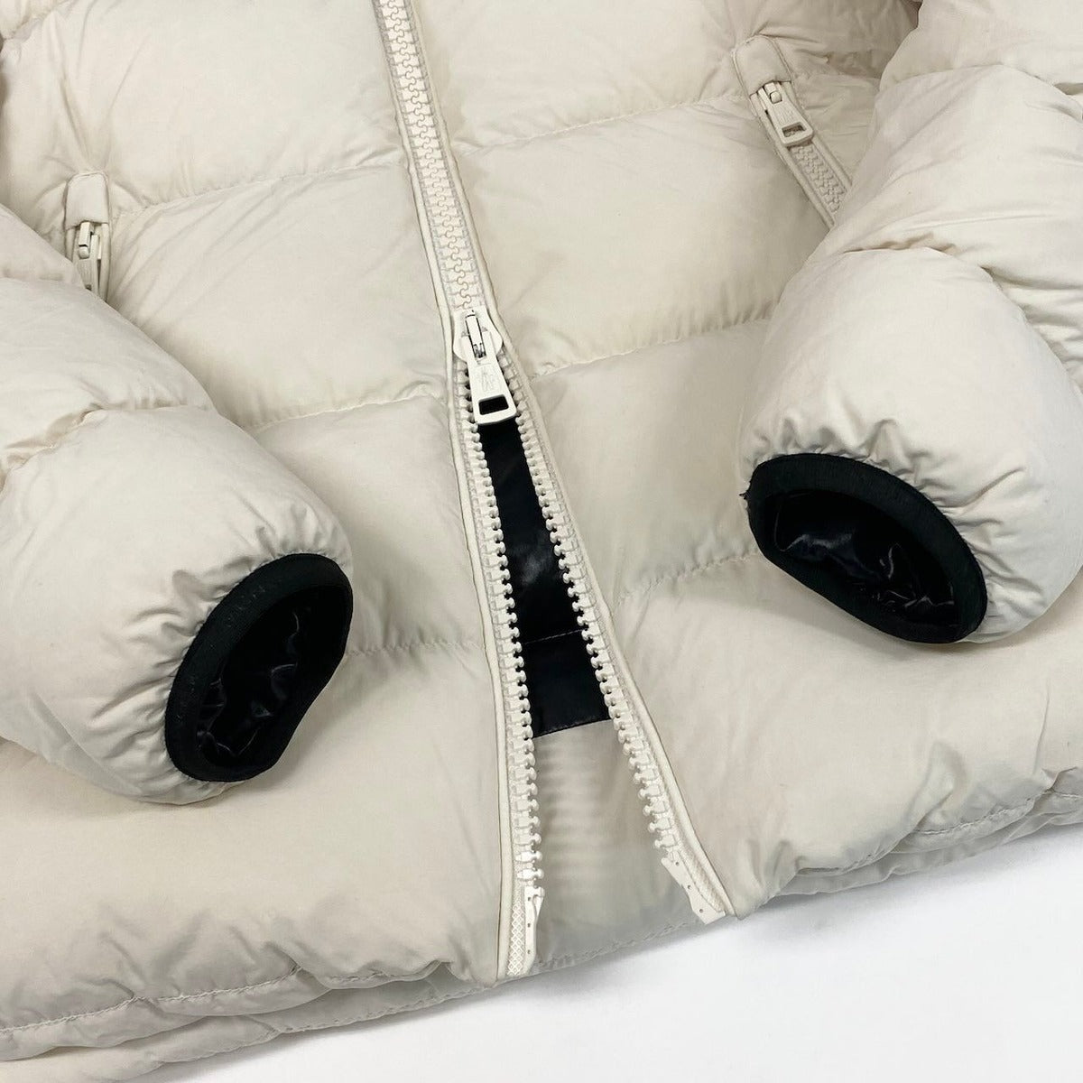 Moncler Dubois Jacket Down Hood Logo 0 White — view 6