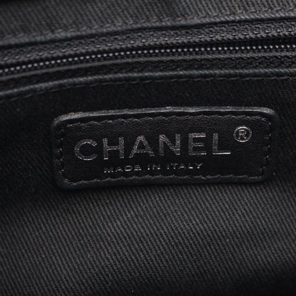 Chanel Shoulder Bag Diamond Stitch Black Leather CC Logo Chain — view 4