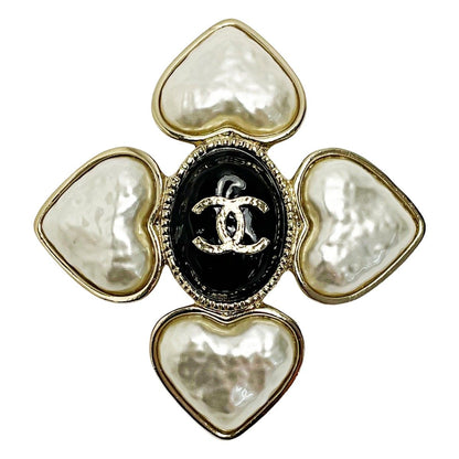 Chanel Heart Brooch Ab7517 Gold X White X Black Coco Mark Fake Pearl Ladies