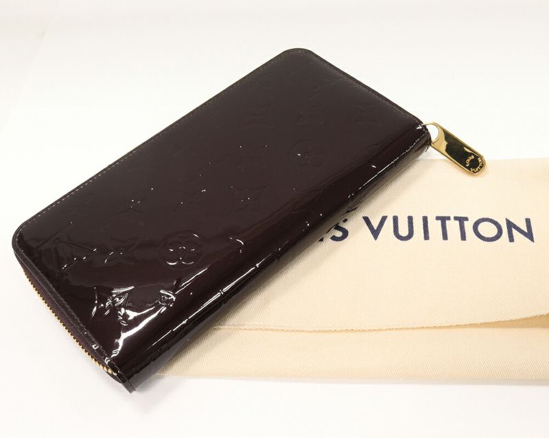Louis Vuitton Round Zipper Long Wallet With Change Pocket Vernis Amarante Zippy