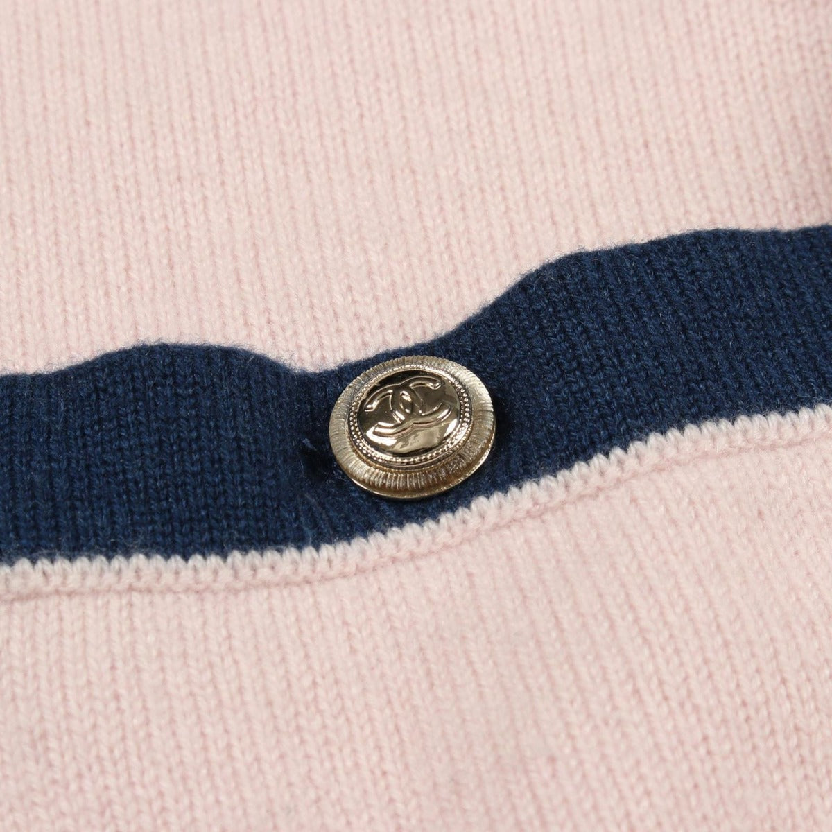 Chanel Cardigan CC Logo Button Cashmere — view 9
