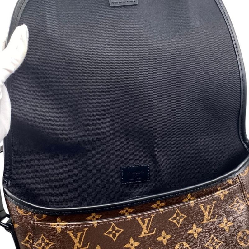 Louis Vuitton Shoulder Bag Magnetic Messenger M45557 Monogram Macassar Louis