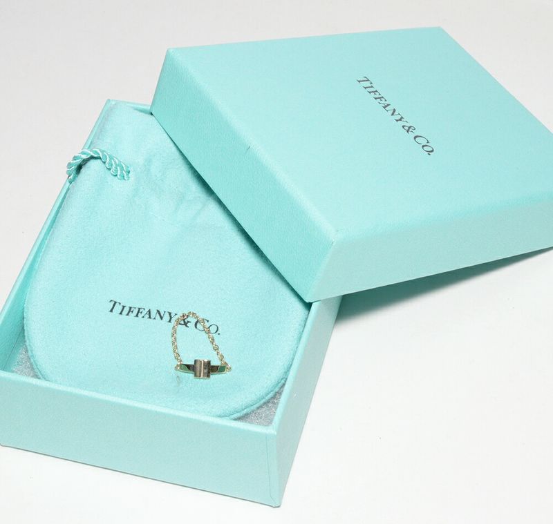 Tiffany & Co Ring 18K Yellow Gold TTWO Chain Ring
