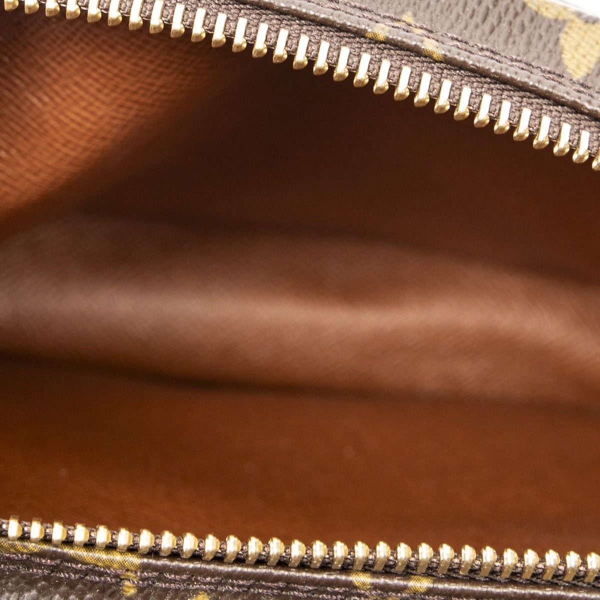 Louis Vuitton Amazon Brown Monogram Canvas Messenger Bag — view 10