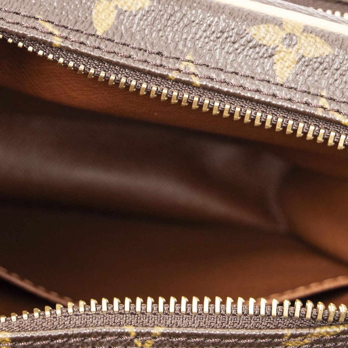 Louis Vuitton Amazon Brown Monogram Canvas Messenger Bag — view 9