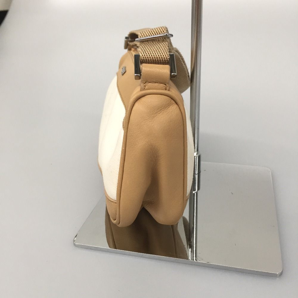 Gucci Pouch 002404/ 92820 Beige X White