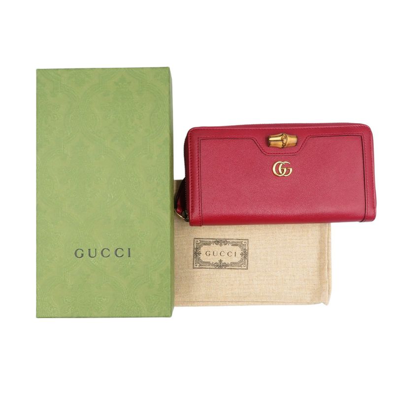 Gucci 658634 GG Marmont Leather Bamboo Gold Hardware Red Round Zipper Long