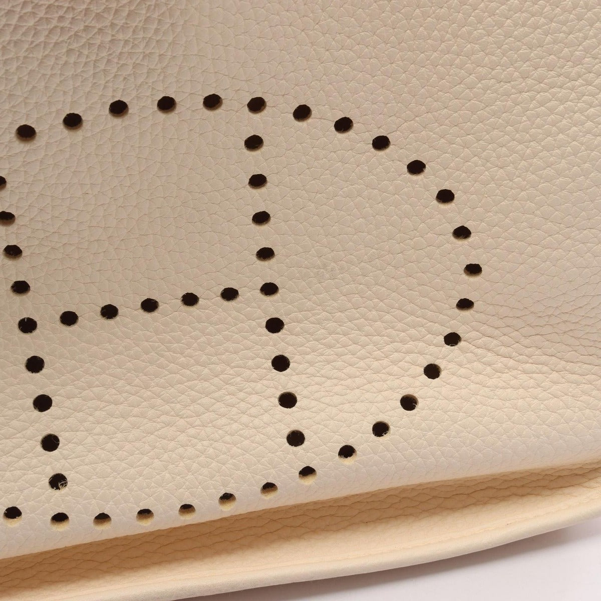 Hermes Shoulder Bag Evelyne 3 Trois PM Nata Etoupe Leather Ivory — view 6