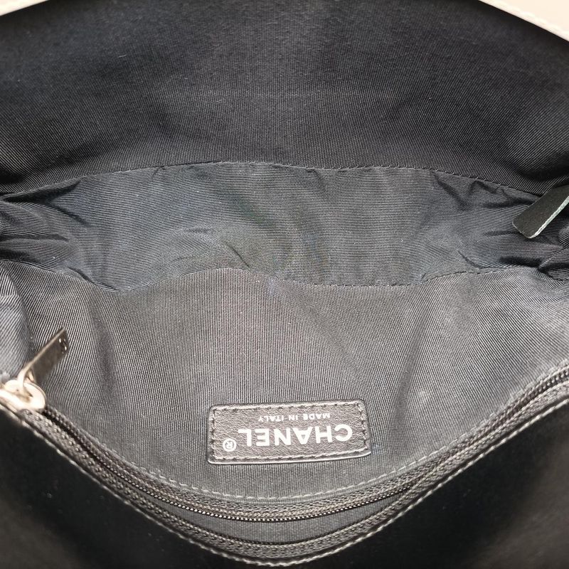 Chanel Boy Chanel Black And White Leather A66713 15641012