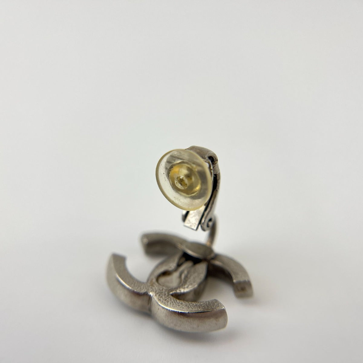 Chanel CC Logo Earrings Black Silver Vintage — view 7