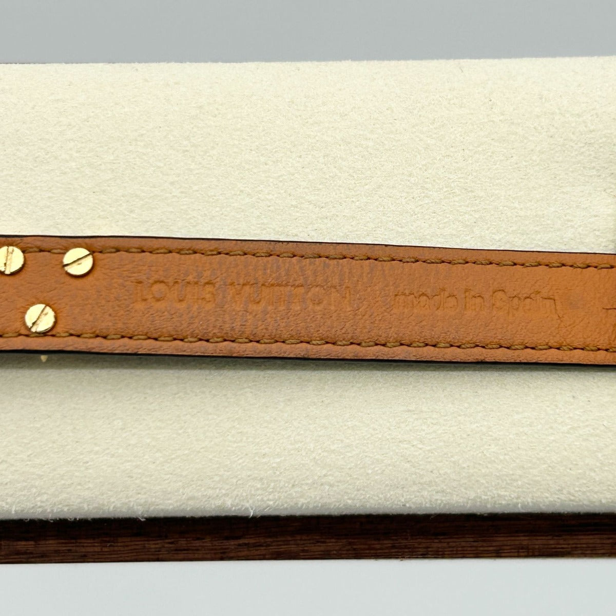 Louis Vuitton Monogram Bracelet Essential 17 — view 7