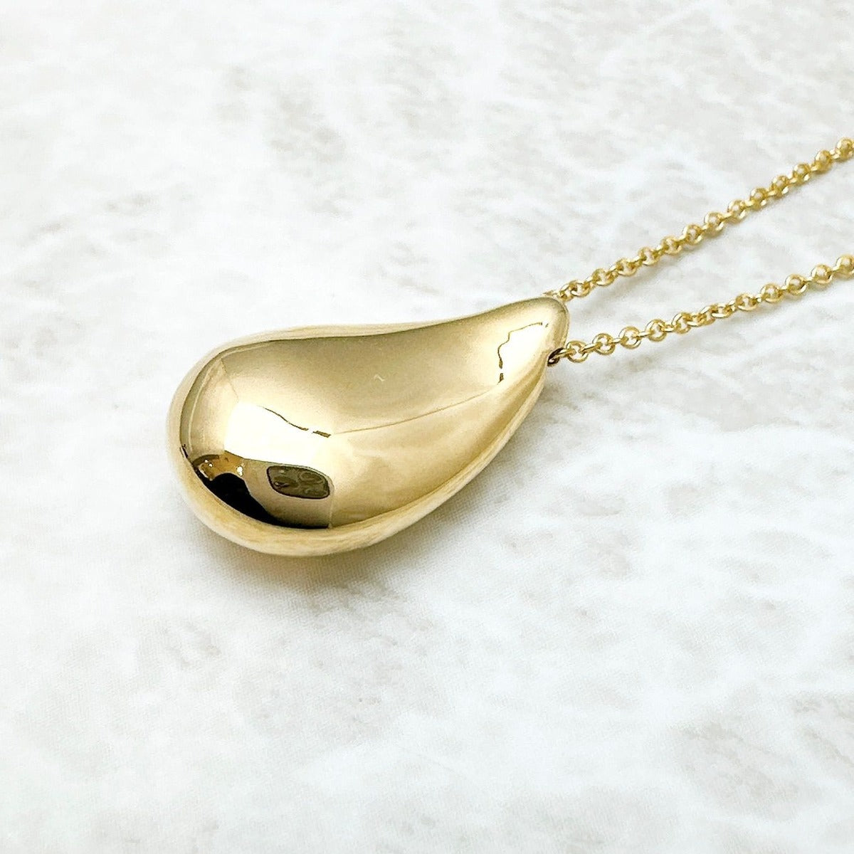 Tiffany & Co. Teardrop Yellow Gold Necklace — view 2